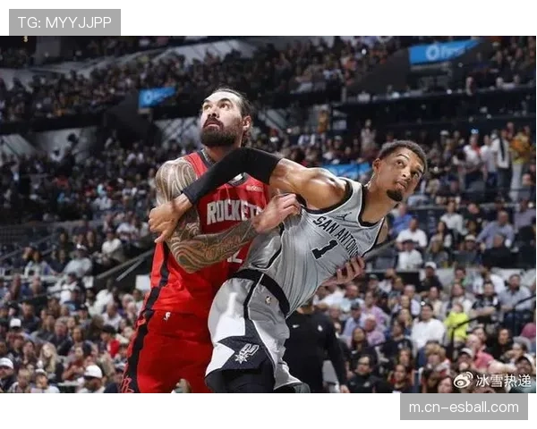 活塞坎宁安杜伦内外连线奏效 篮网防守轮转沟通失误频现